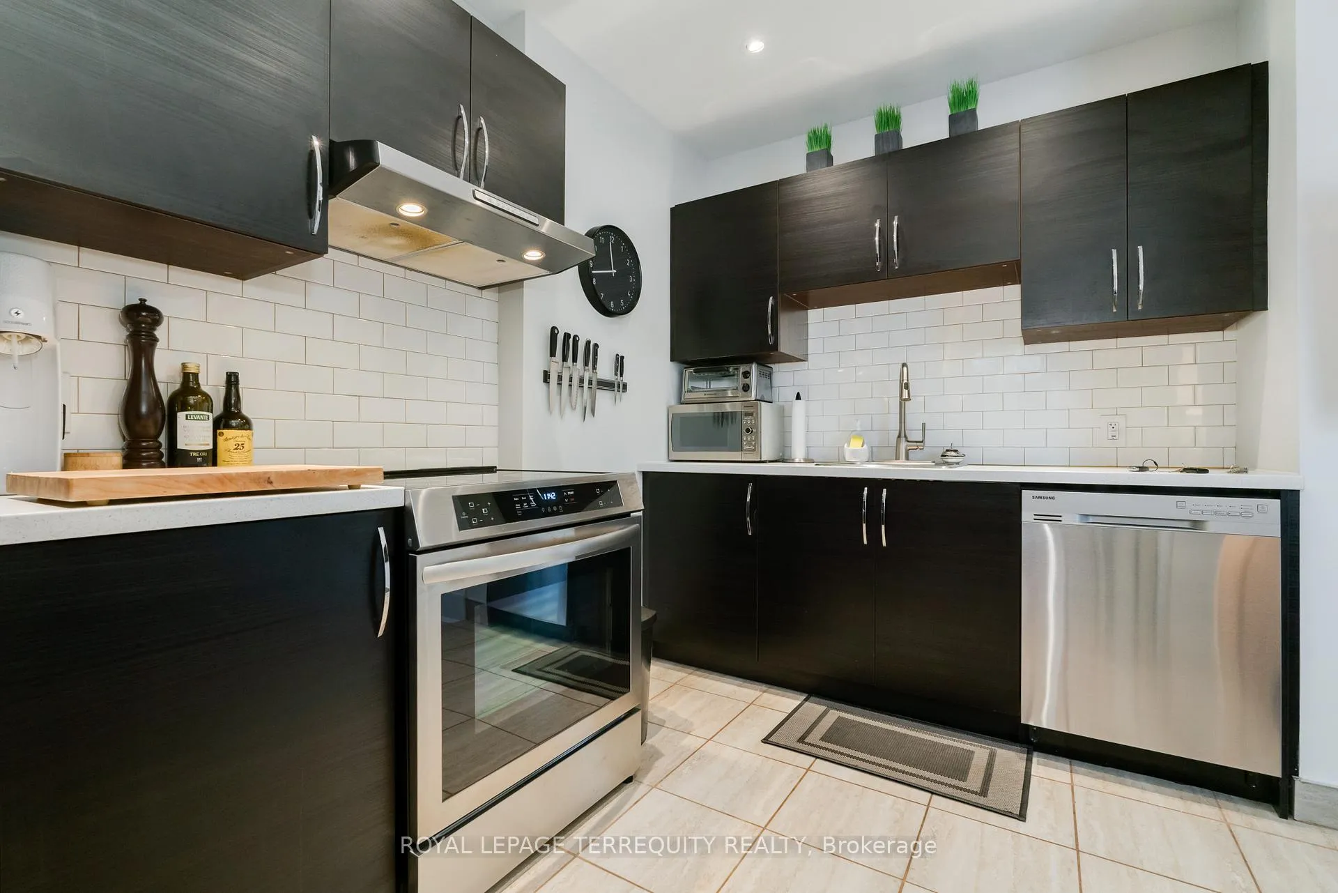 Photo 8 of Unit 201, 894 Queen Street E, Toronto, South Riverdale — HOMEH