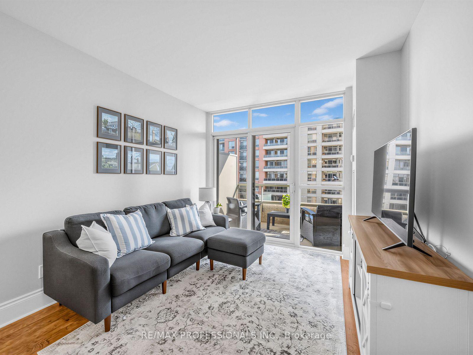 Photo 2 of Unit 1123, 5233 Dundas Street W, Etobicoke, Islington-City Centre West — HOMEH