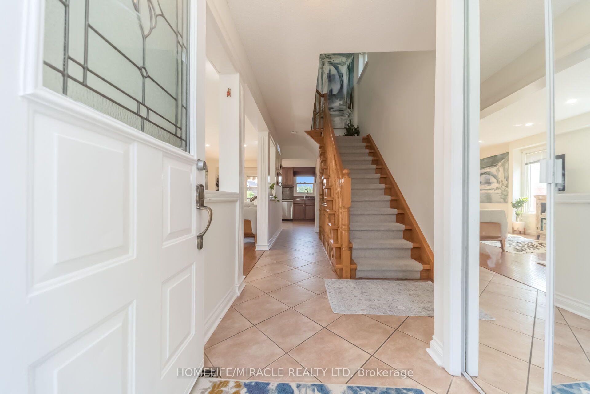Photo 6 of 64 Aurora Place, Brampton, Heart Lake West — HOMEH