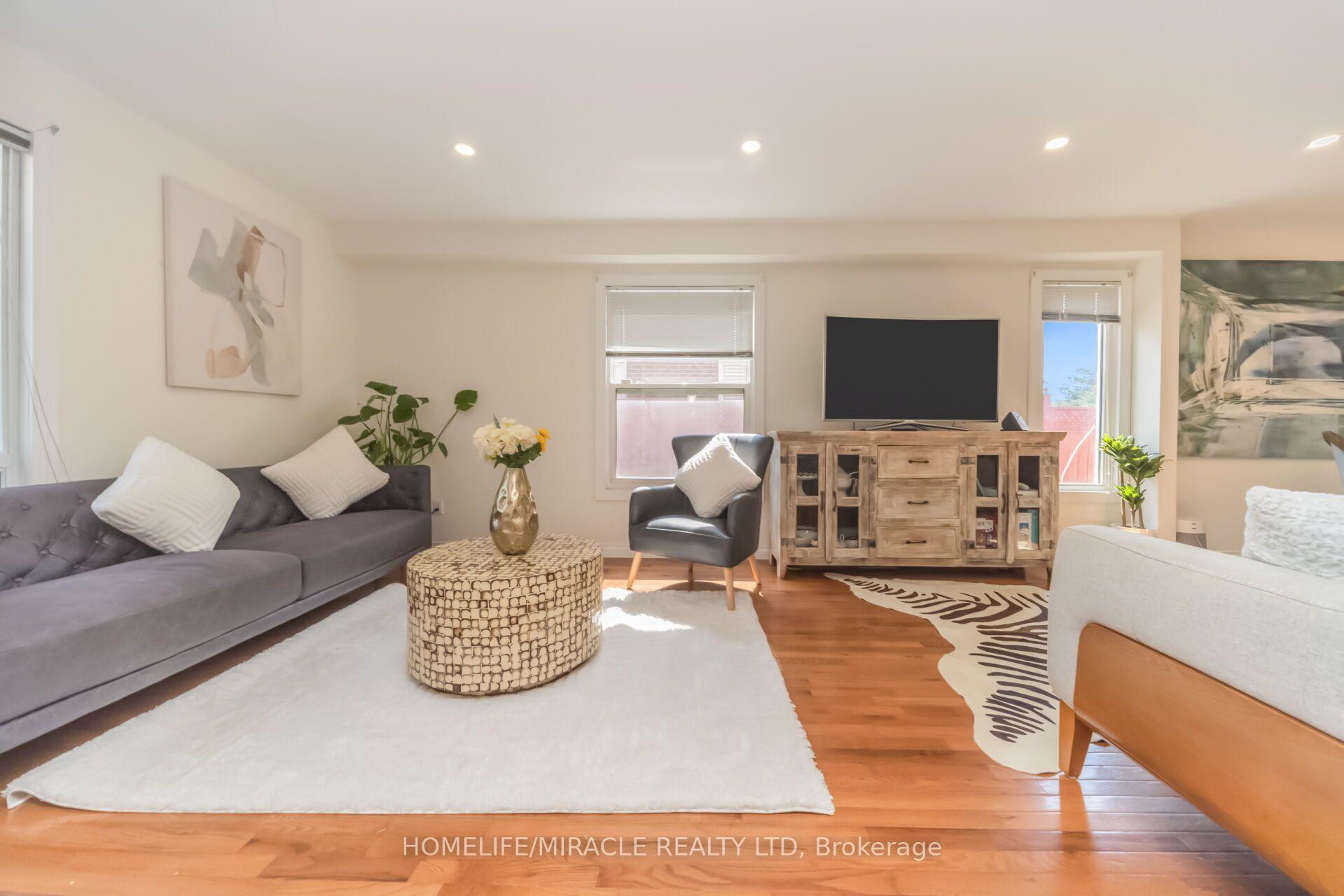 Photo 10 of 64 Aurora Place, Brampton, Heart Lake West — HOMEH