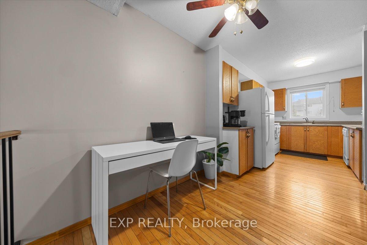 Photo 4 of 140 Castlegreen Private, Ottawa, Hunt Club Park/Greenboro — HOMEH