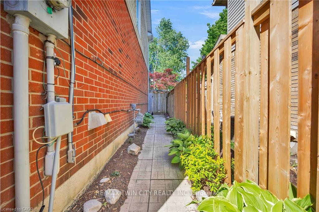 Photo 47 of 59 Burnham Court, Stratford — HOMEH