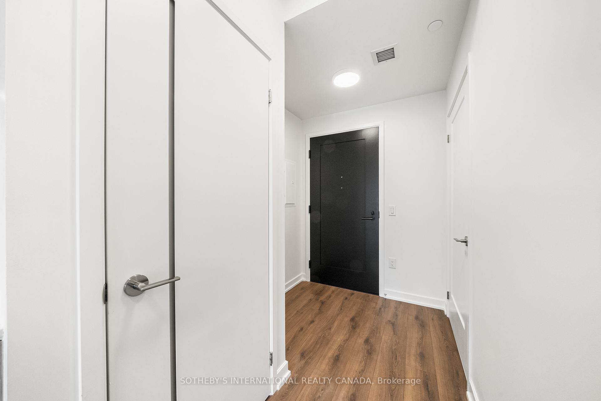 Photo 2 of Unit 1113, 88 Bathurst Street, Toronto, Niagara — HOMEH