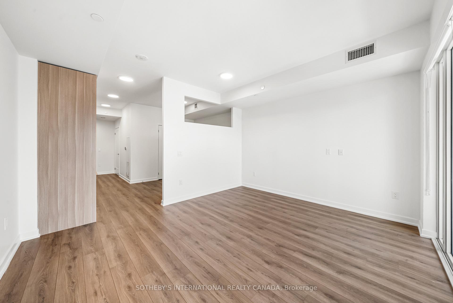 Photo 7 of Unit 1113, 88 Bathurst Street, Toronto, Niagara — HOMEH