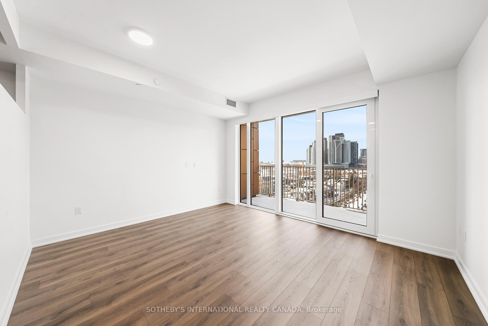 Photo 8 of Unit 1113, 88 Bathurst Street, Toronto, Niagara — HOMEH