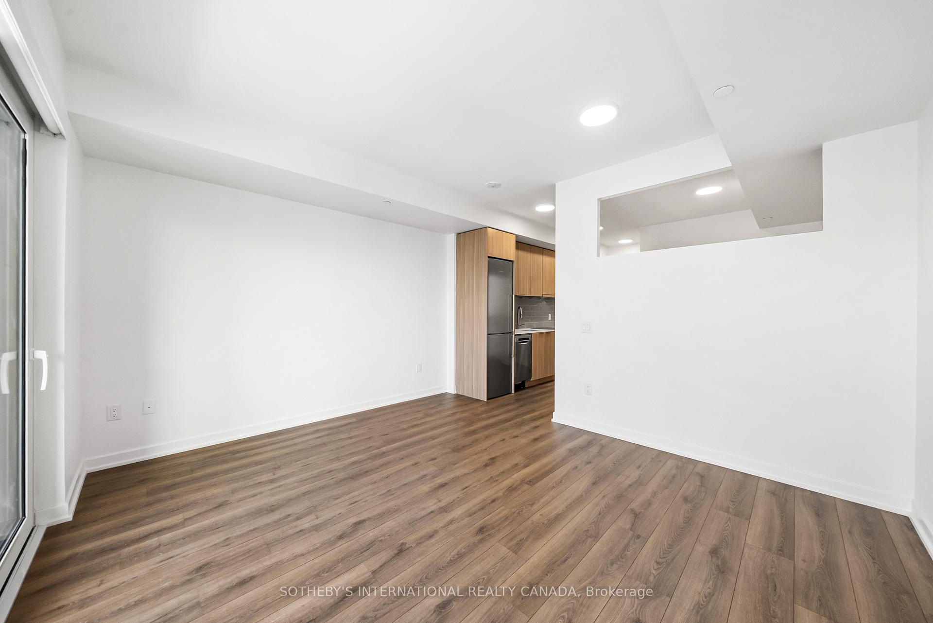 Photo 9 of Unit 1113, 88 Bathurst Street, Toronto, Niagara — HOMEH