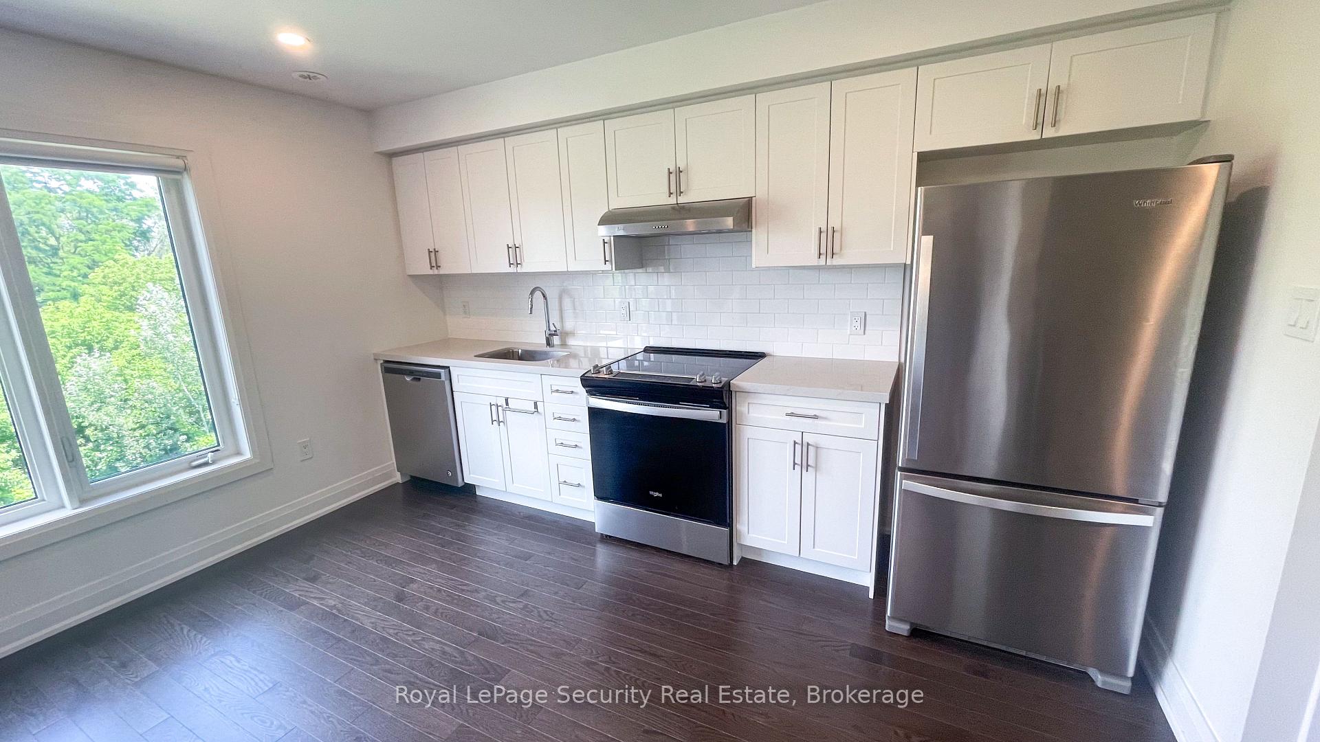 Photo 4 of Unit Unit 2, 39 Wild Rose Gardens, North York, Rustic — HOMEH
