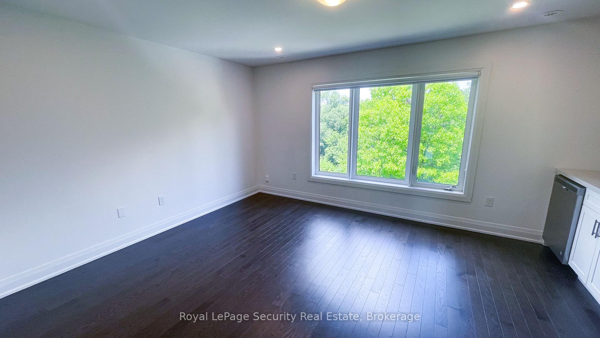 Photo 7 of Unit Unit 2, 39 Wild Rose Gardens, North York, Rustic — HOMEH