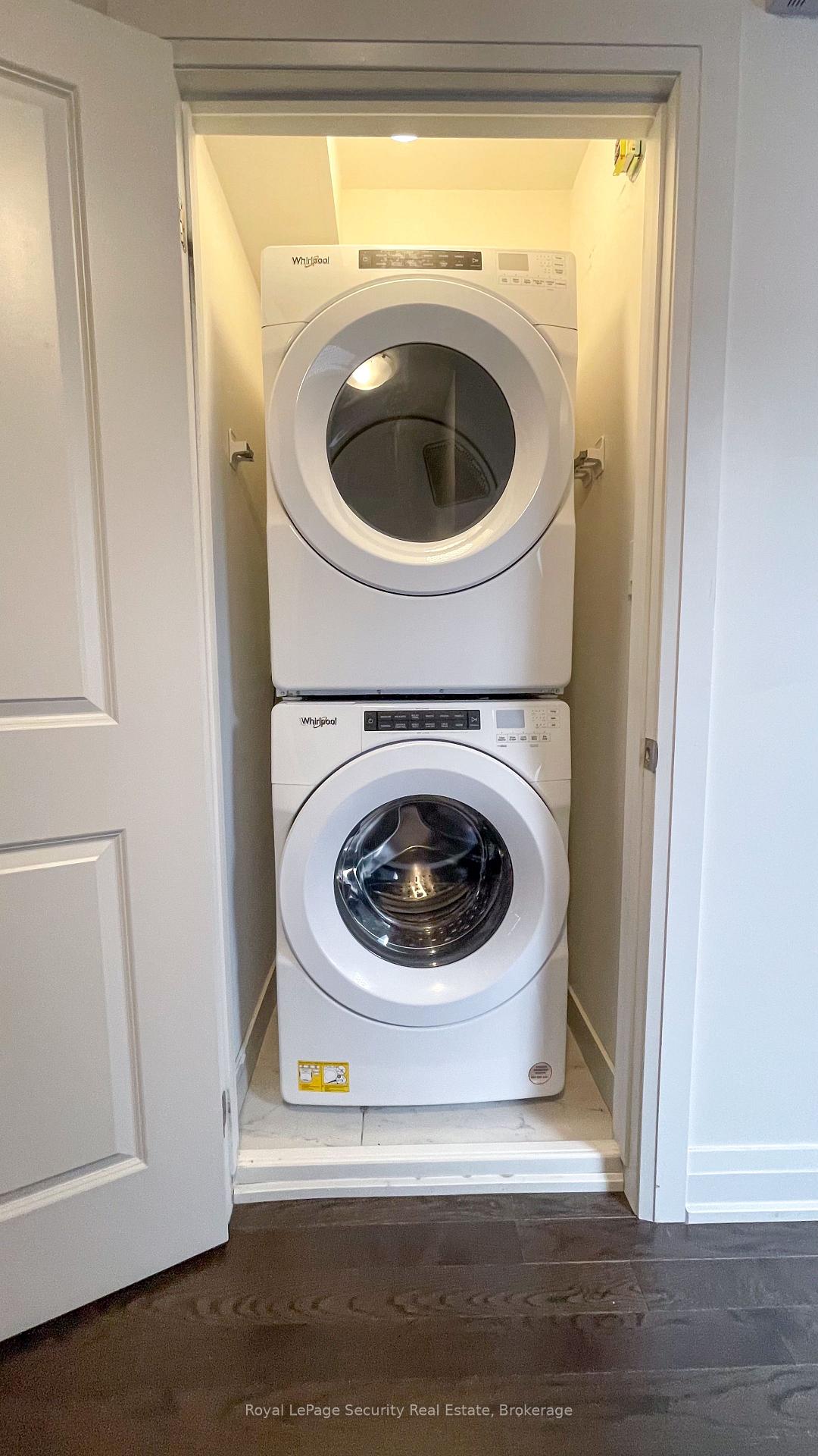 Photo 8 of Unit Unit 2, 39 Wild Rose Gardens, North York, Rustic — HOMEH