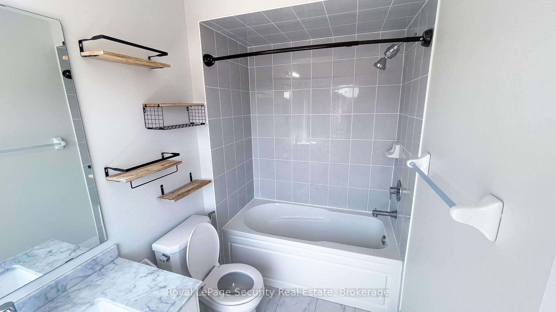 Photo 10 of Unit Unit 2, 39 Wild Rose Gardens, North York, Rustic — HOMEH