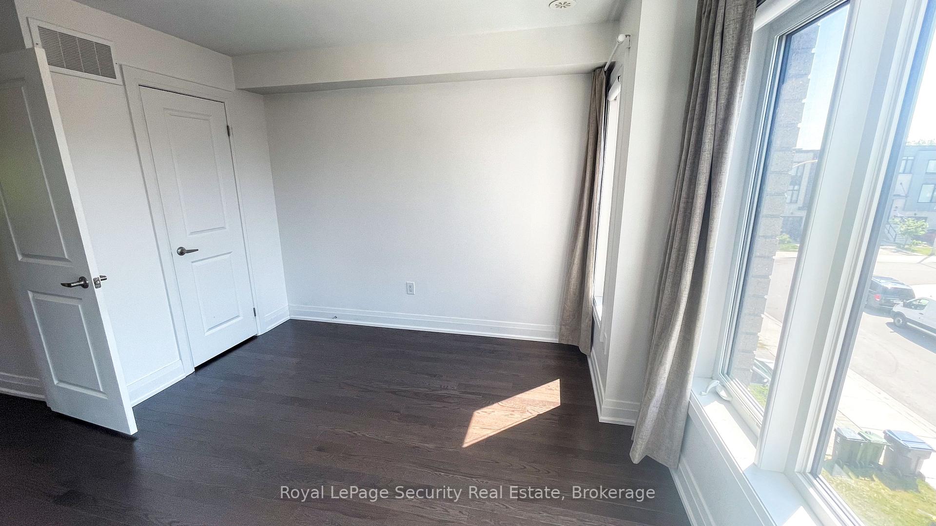 Photo 13 of Unit Unit 2, 39 Wild Rose Gardens, North York, Rustic — HOMEH