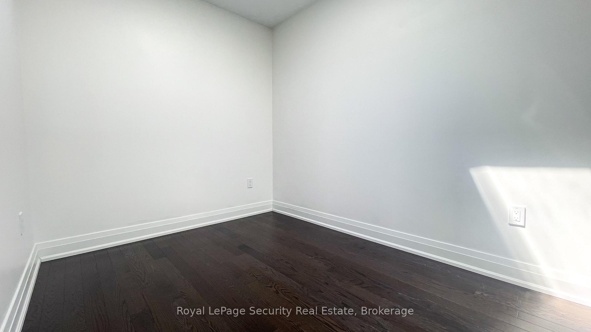 Photo 14 of Unit Unit 2, 39 Wild Rose Gardens, North York, Rustic — HOMEH