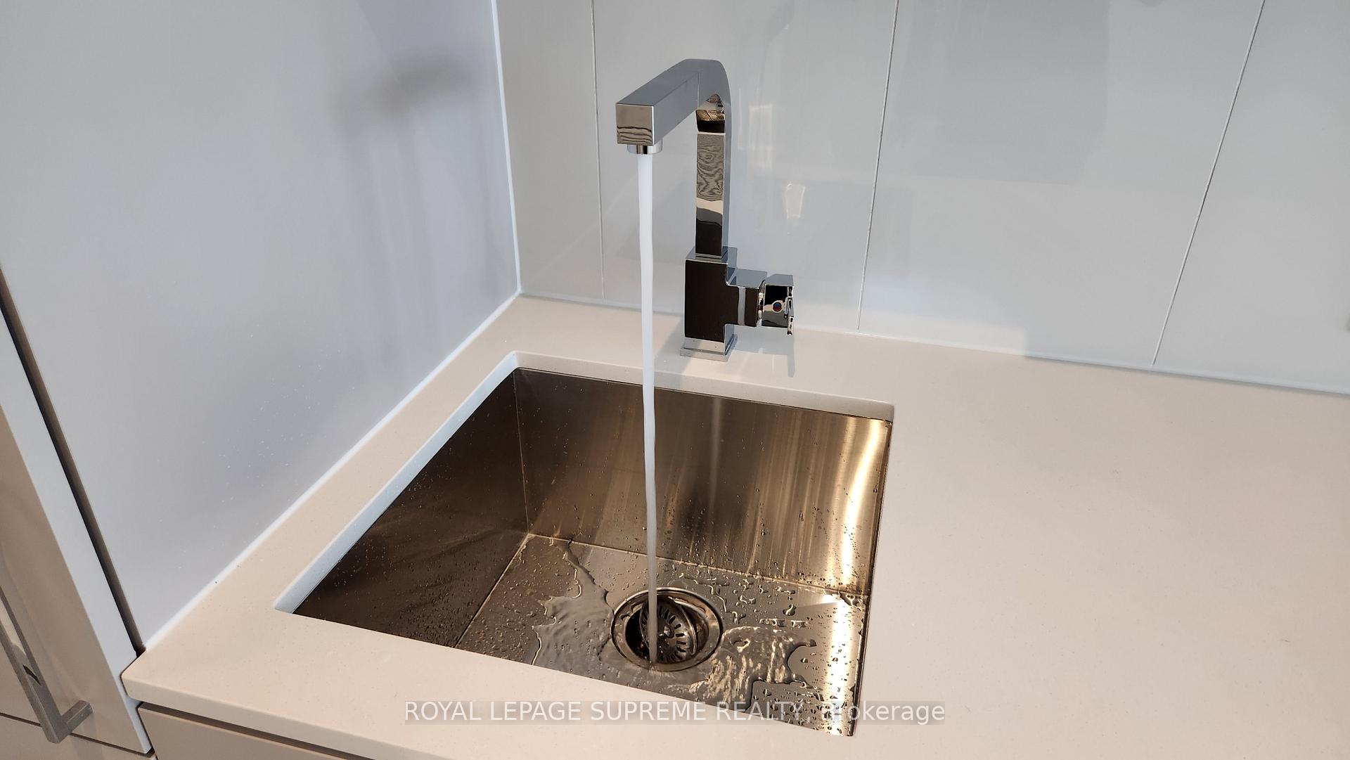 Photo 13 of Unit 905, 3883 Quartz Road, Mississauga, City Centre — HOMEH