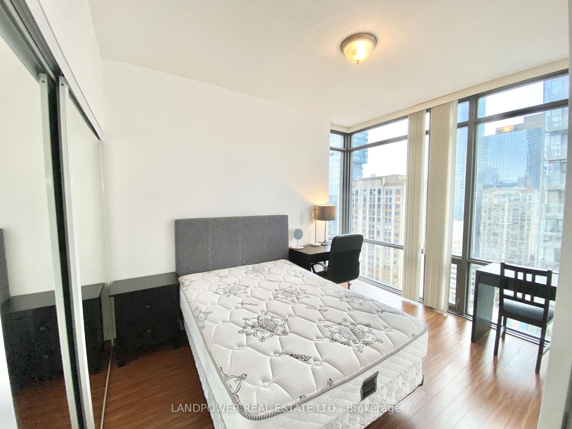Front of Unit 2409, 37 Grosvenor Street