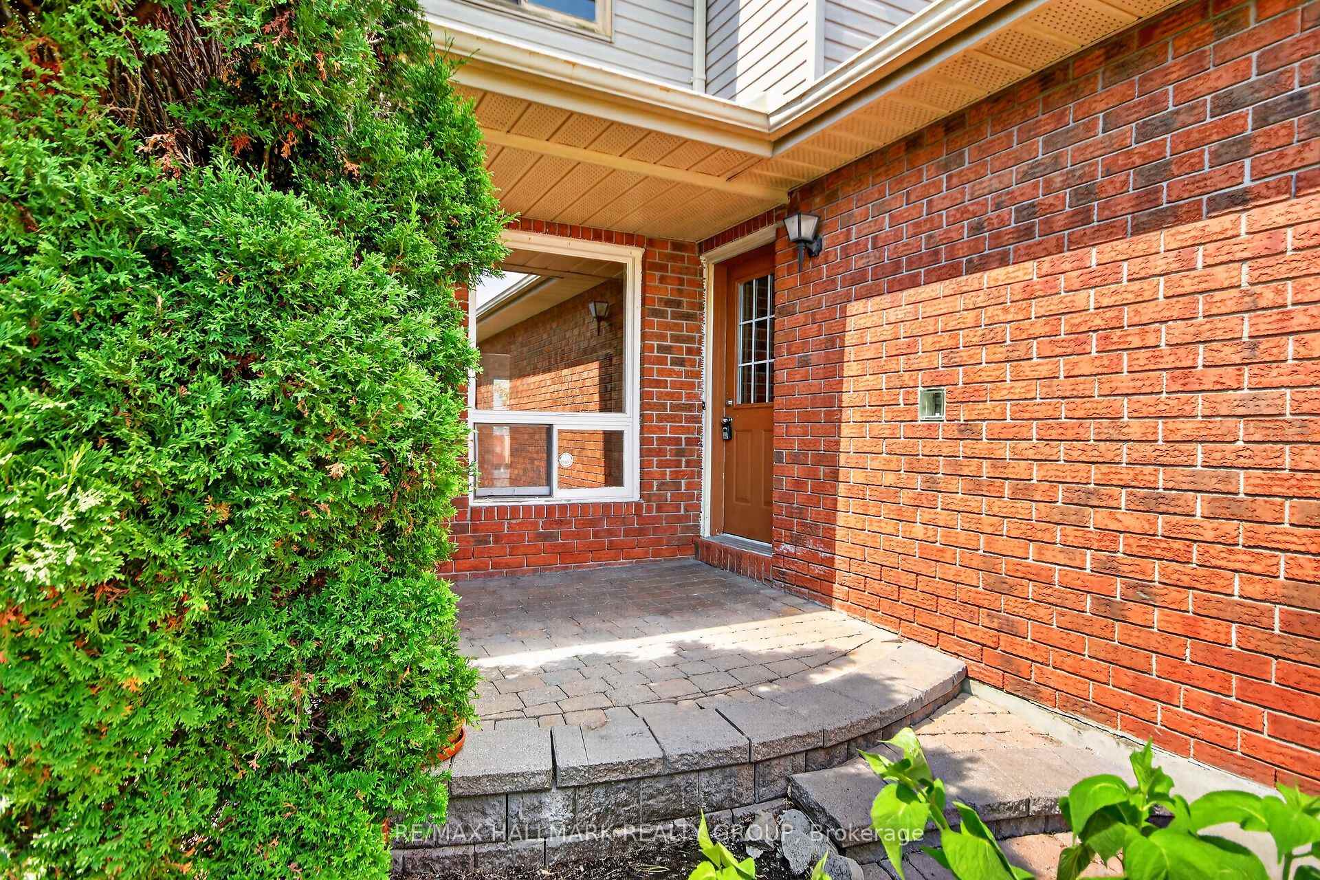 Photo 3 of 49 Newport Crescent, Ottawa, Hunt Club Park/Greenboro — HOMEH