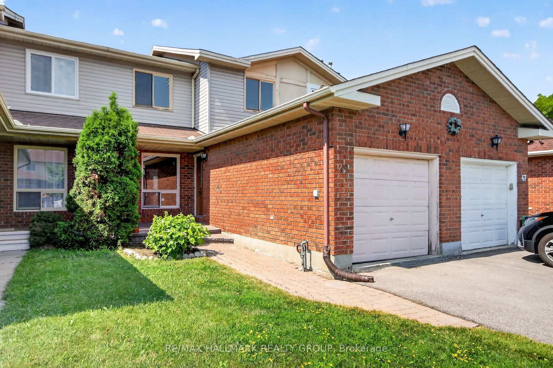 Photo 4 of 49 Newport Crescent, Ottawa, Hunt Club Park/Greenboro — HOMEH