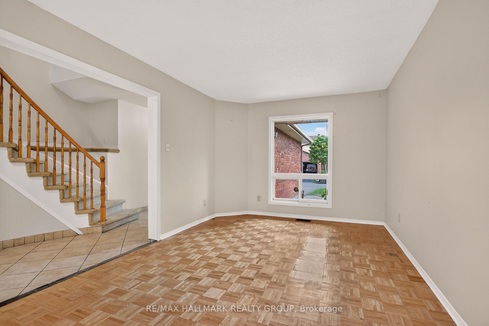 Photo 11 of 49 Newport Crescent, Ottawa, Hunt Club Park/Greenboro — HOMEH
