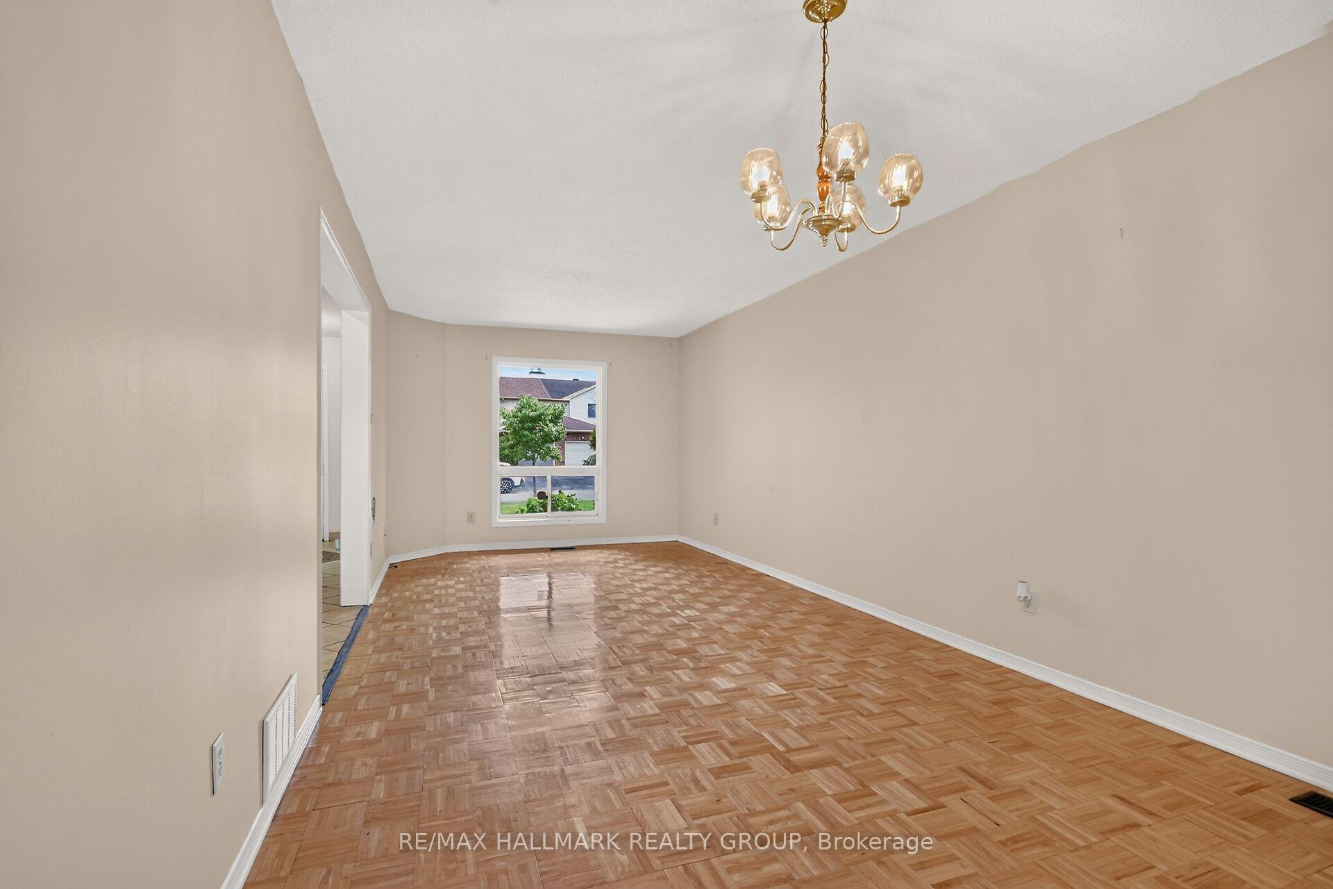 Photo 16 of 49 Newport Crescent, Ottawa, Hunt Club Park/Greenboro — HOMEH