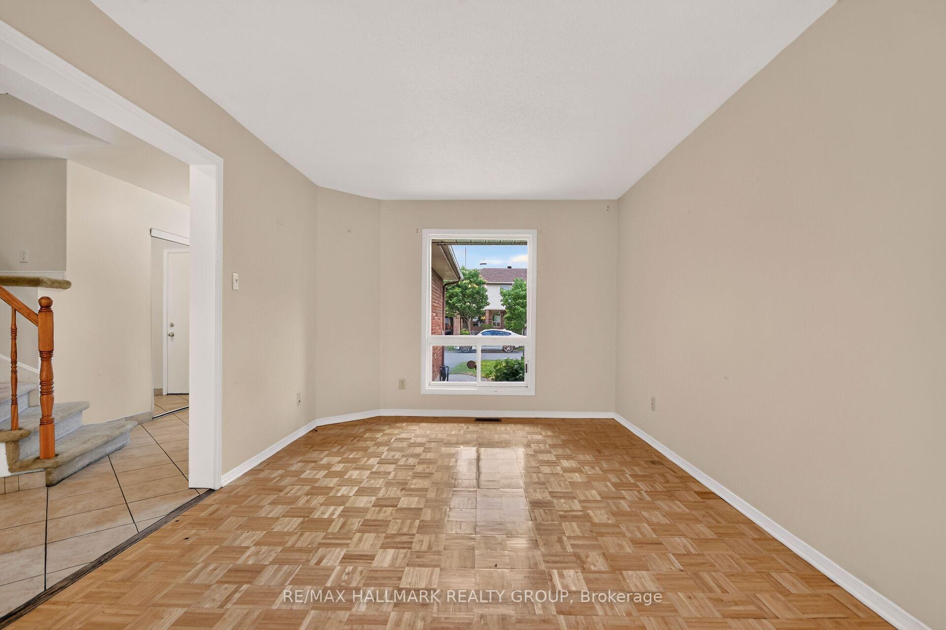 Photo 17 of 49 Newport Crescent, Ottawa, Hunt Club Park/Greenboro — HOMEH