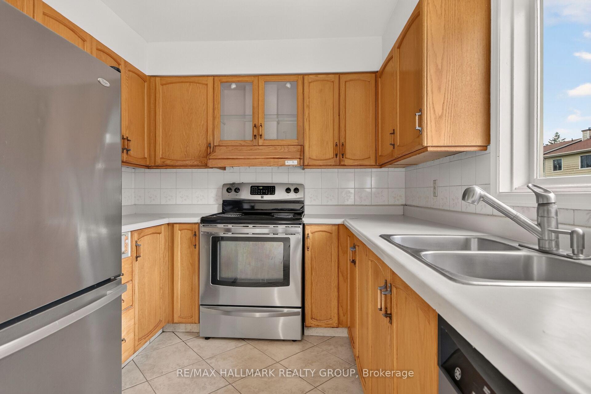 Photo 24 of 49 Newport Crescent, Ottawa, Hunt Club Park/Greenboro — HOMEH