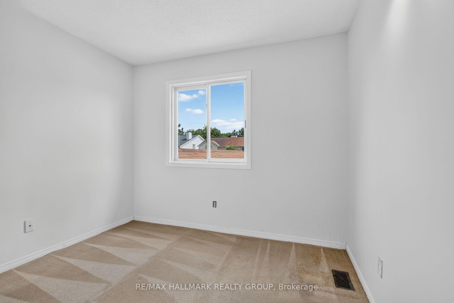 Photo 35 of 49 Newport Crescent, Ottawa, Hunt Club Park/Greenboro — HOMEH