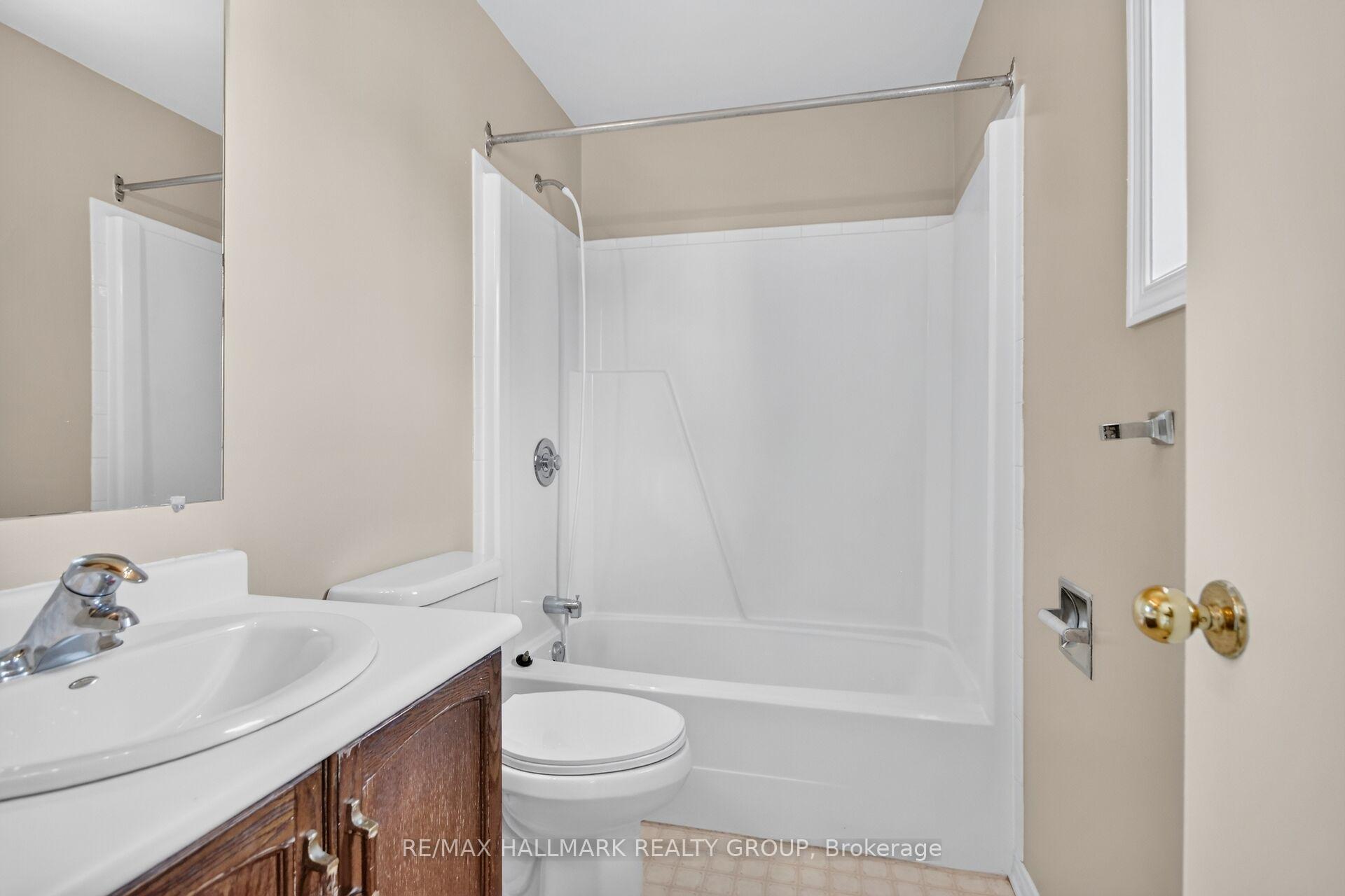 Photo 36 of 49 Newport Crescent, Ottawa, Hunt Club Park/Greenboro — HOMEH