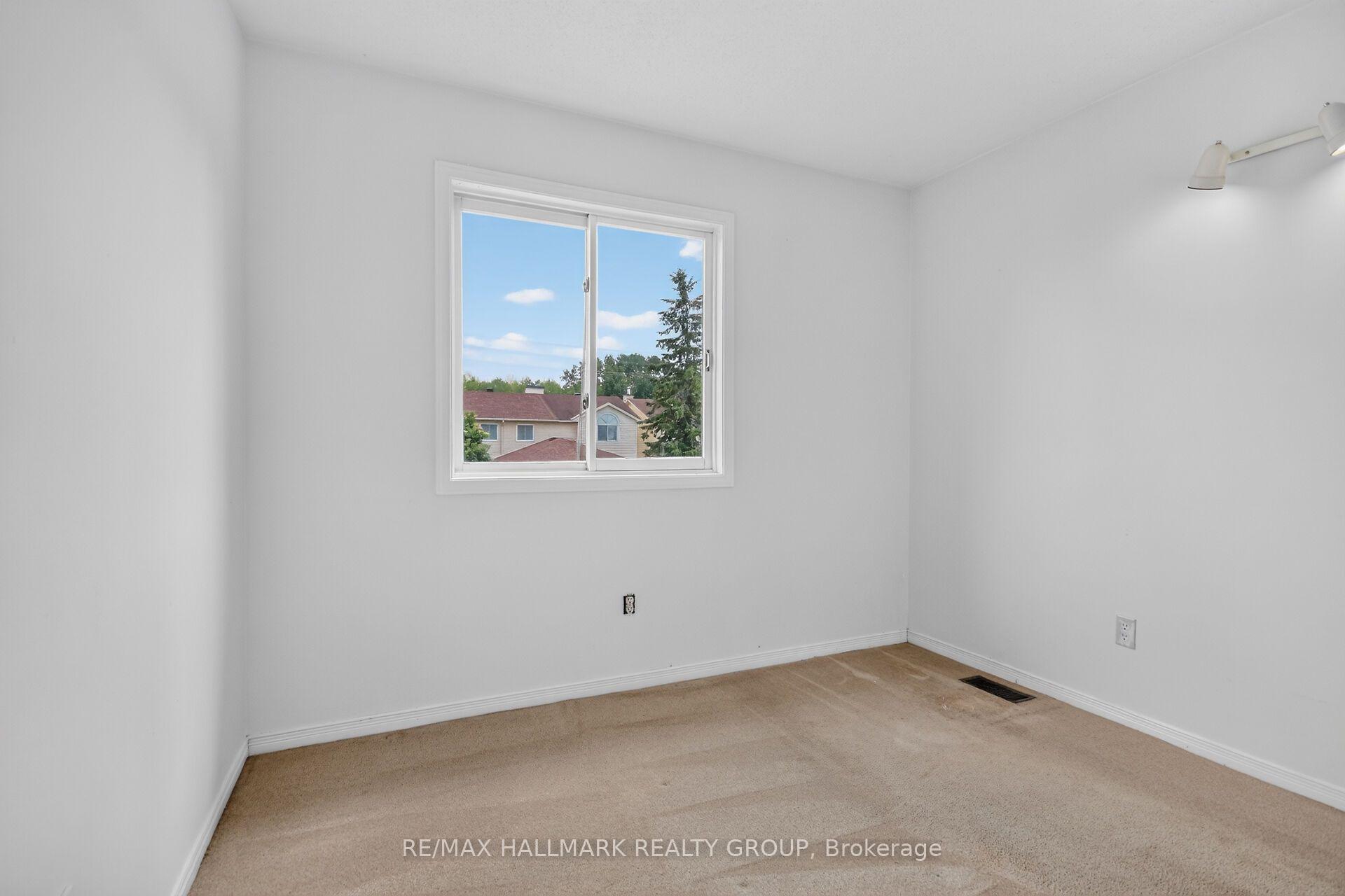Photo 37 of 49 Newport Crescent, Ottawa, Hunt Club Park/Greenboro — HOMEH