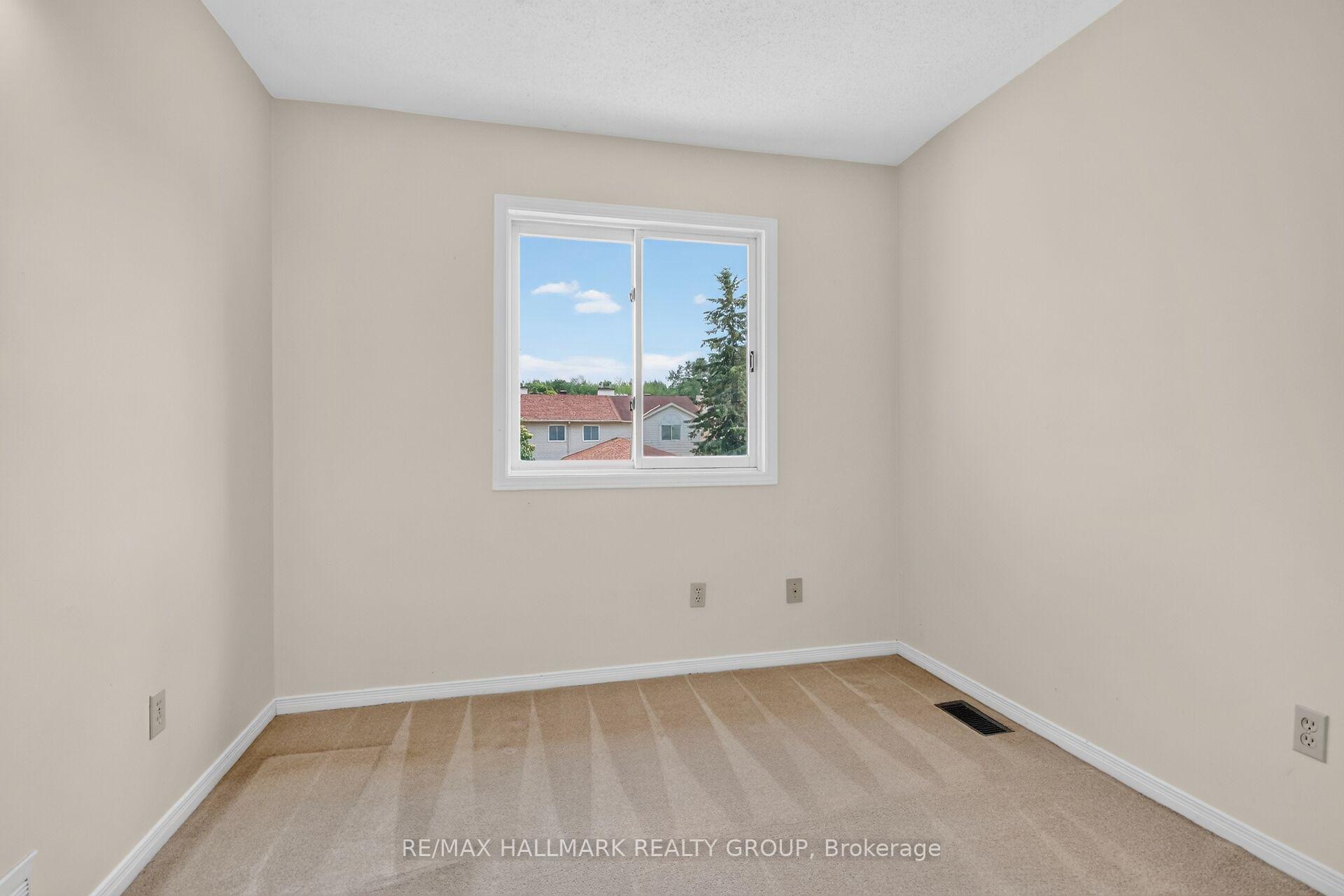 Photo 41 of 49 Newport Crescent, Ottawa, Hunt Club Park/Greenboro — HOMEH
