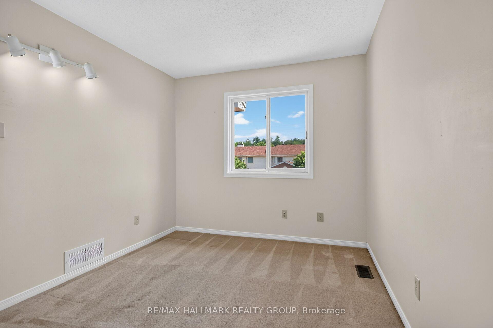 Photo 42 of 49 Newport Crescent, Ottawa, Hunt Club Park/Greenboro — HOMEH