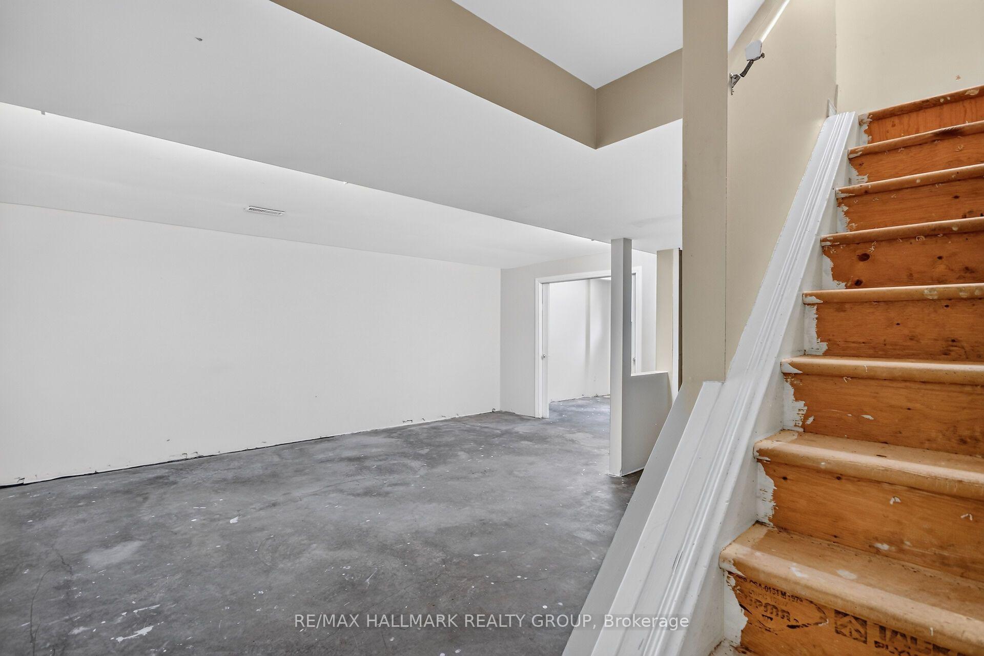 Photo 43 of 49 Newport Crescent, Ottawa, Hunt Club Park/Greenboro — HOMEH