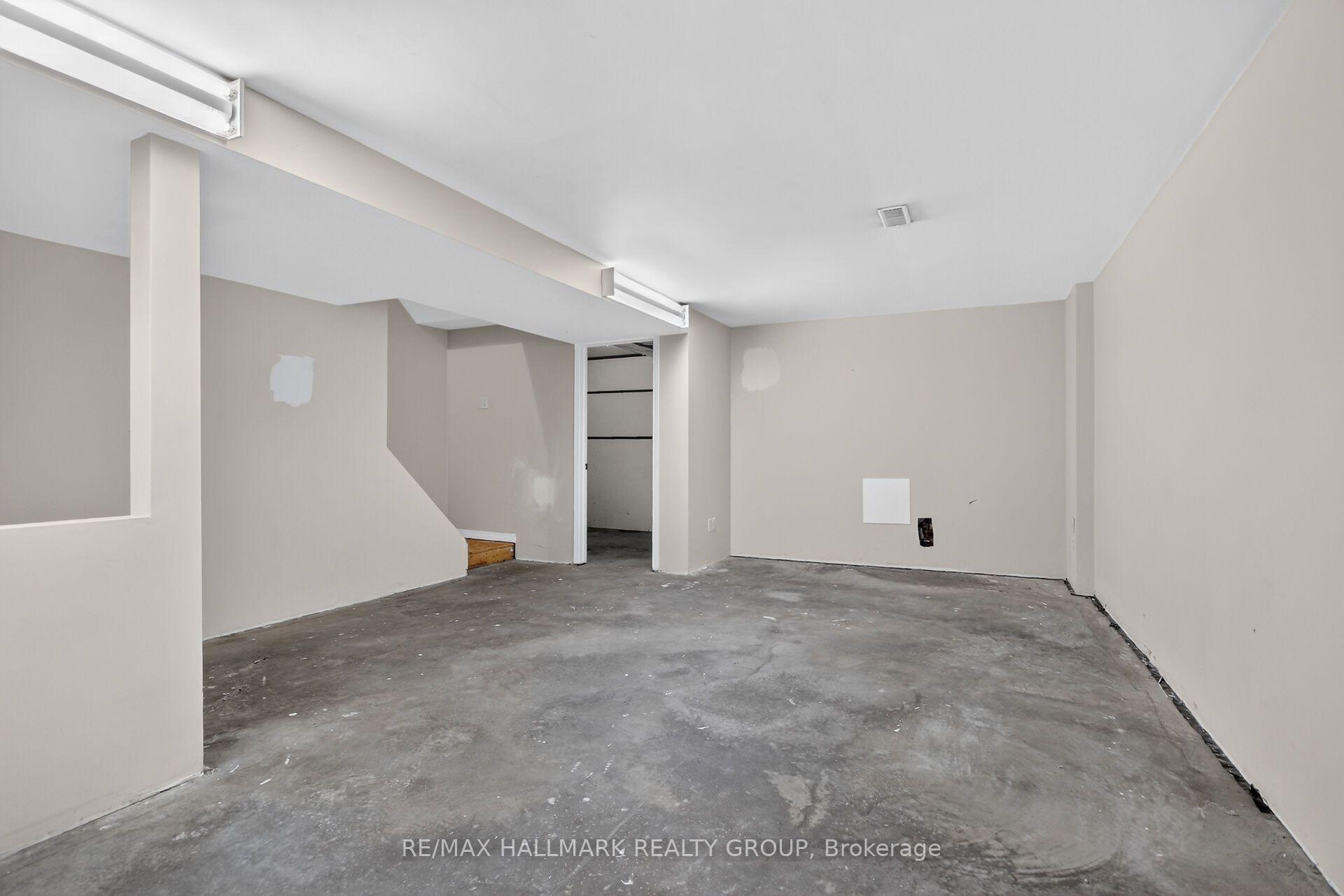 Photo 46 of 49 Newport Crescent, Ottawa, Hunt Club Park/Greenboro — HOMEH
