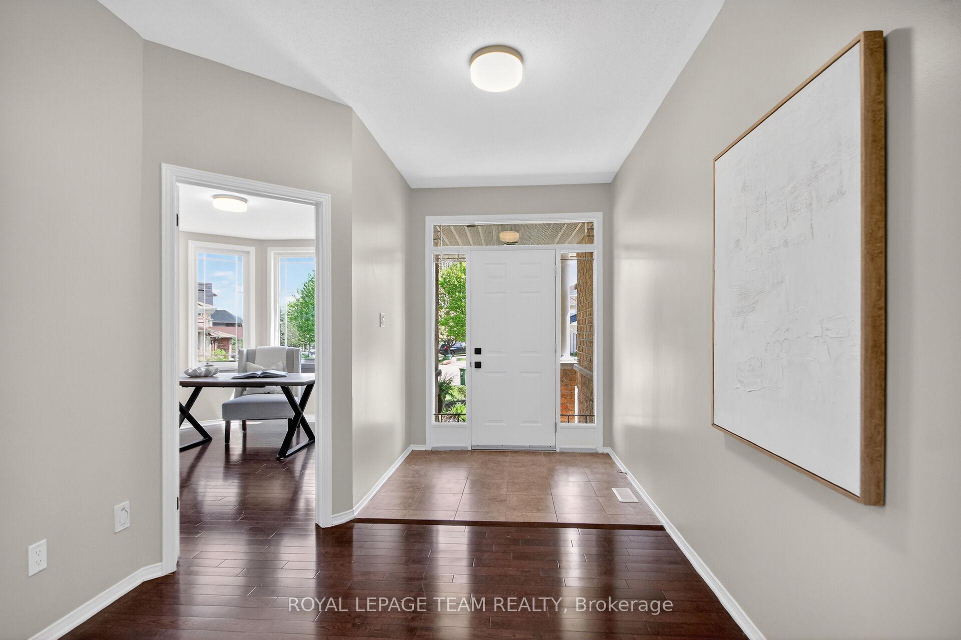 Photo 4 of 121 Muskego Crescent, Ottawa, Kanata - Morgan's Grant/South March — HOMEH