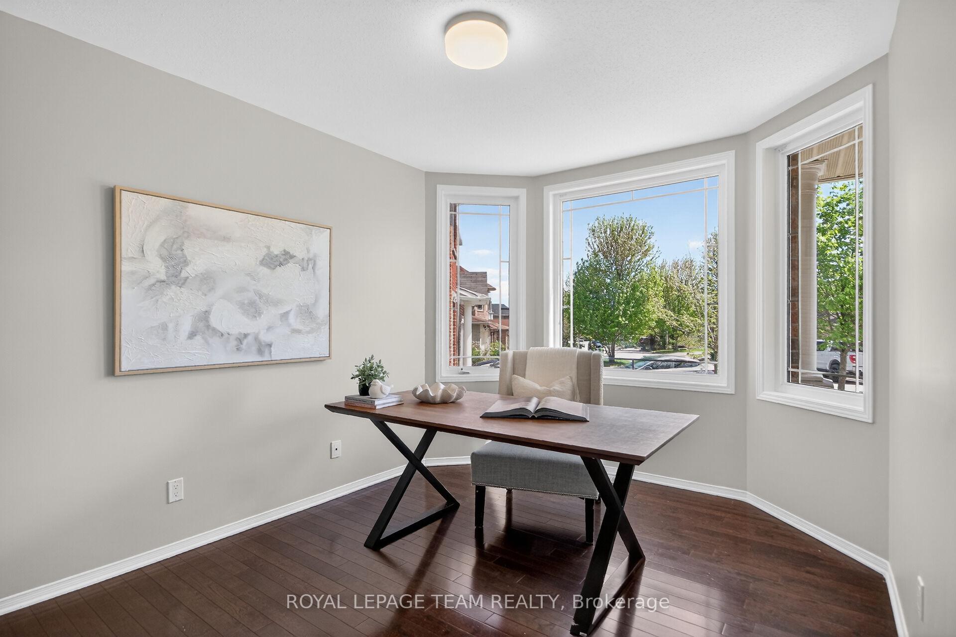 Photo 5 of 121 Muskego Crescent, Ottawa, Kanata - Morgan's Grant/South March — HOMEH