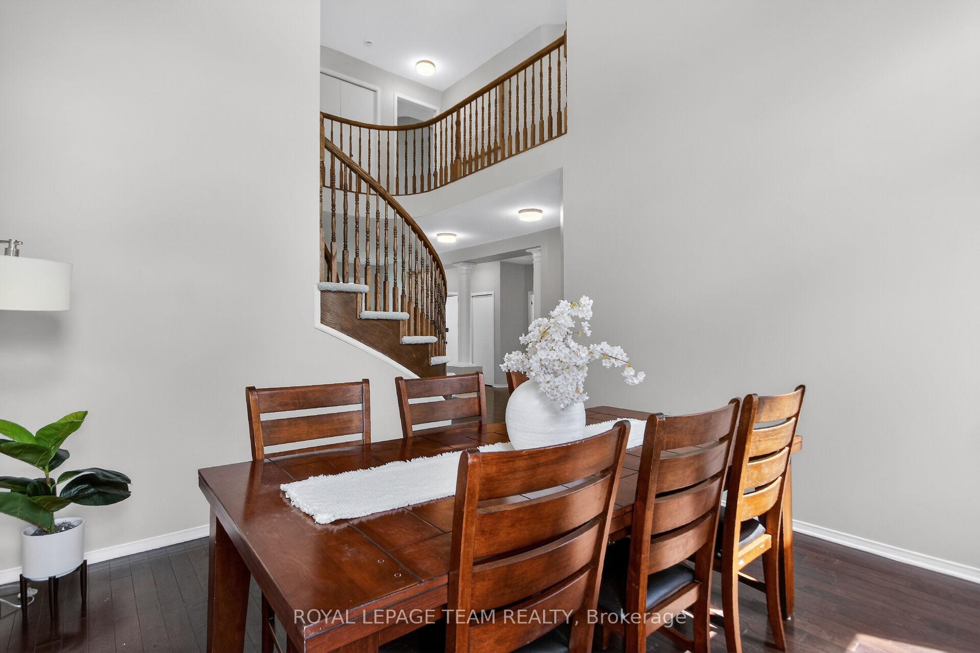 Photo 10 of 121 Muskego Crescent, Ottawa, Kanata - Morgan's Grant/South March — HOMEH