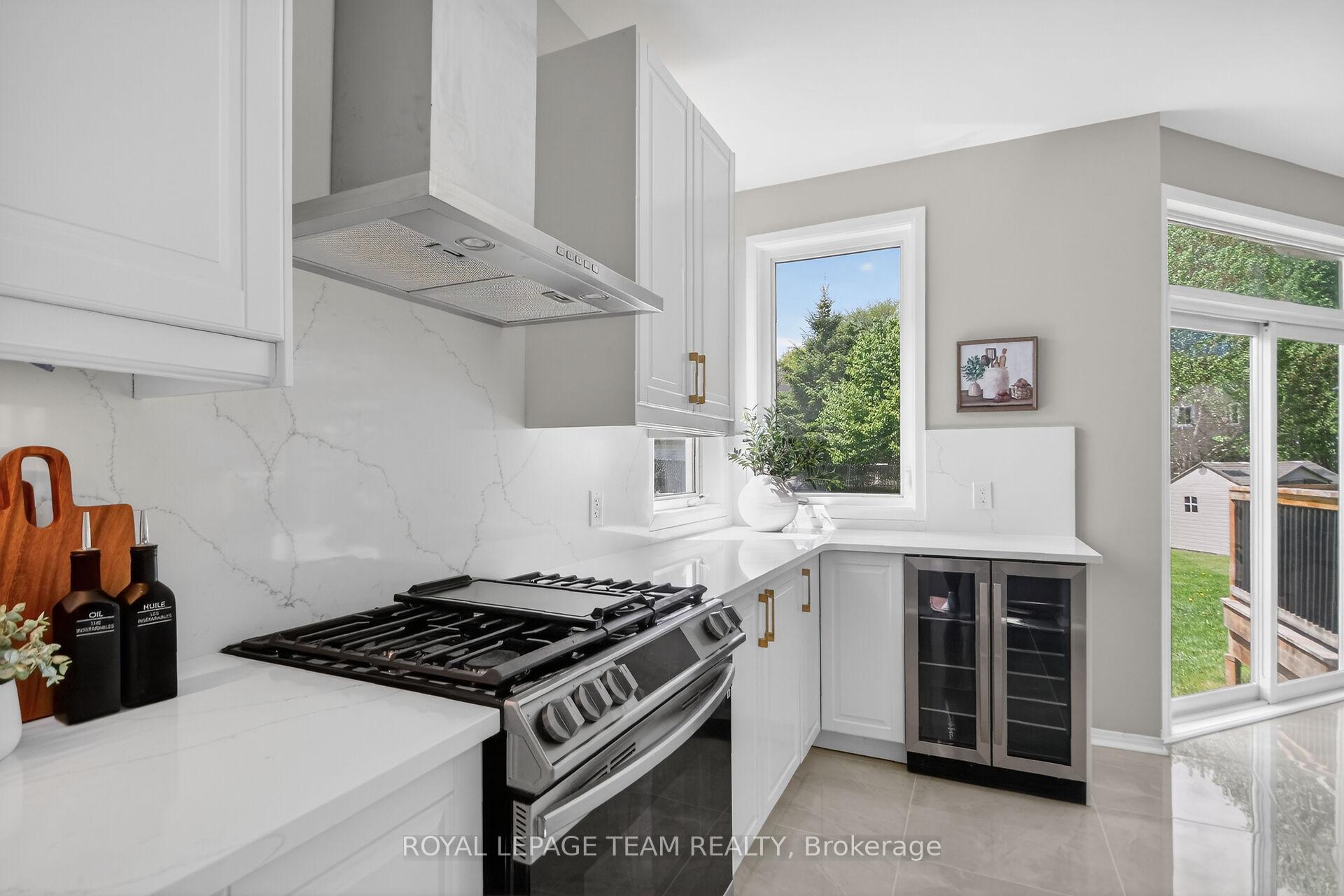 Photo 13 of 121 Muskego Crescent, Ottawa, Kanata - Morgan's Grant/South March — HOMEH