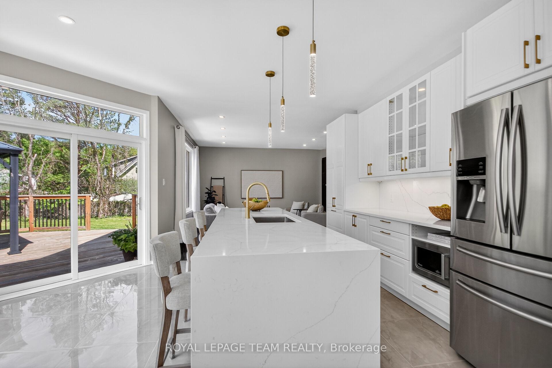 Photo 14 of 121 Muskego Crescent, Ottawa, Kanata - Morgan's Grant/South March — HOMEH