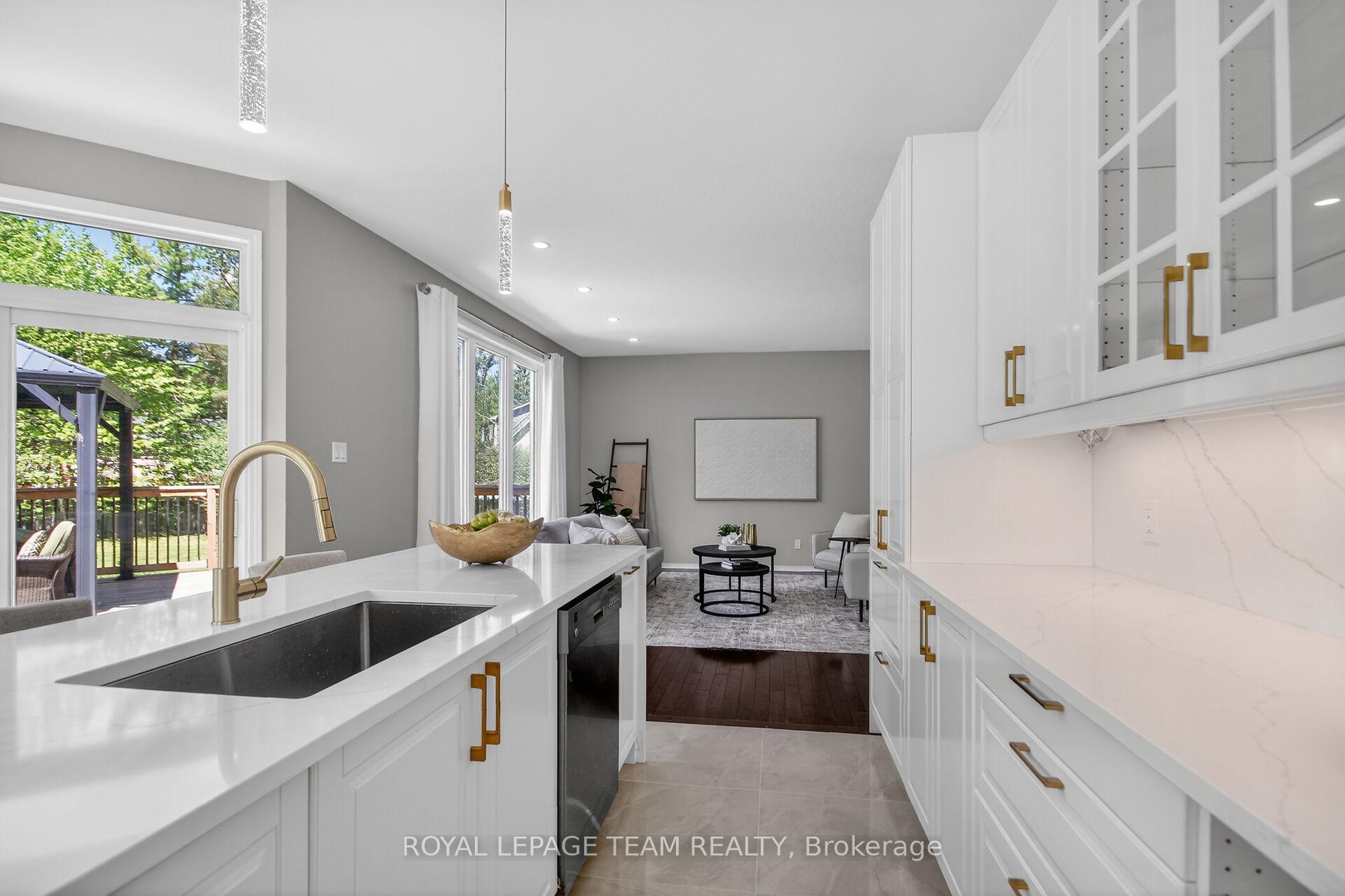 Photo 19 of 121 Muskego Crescent, Ottawa, Kanata - Morgan's Grant/South March — HOMEH
