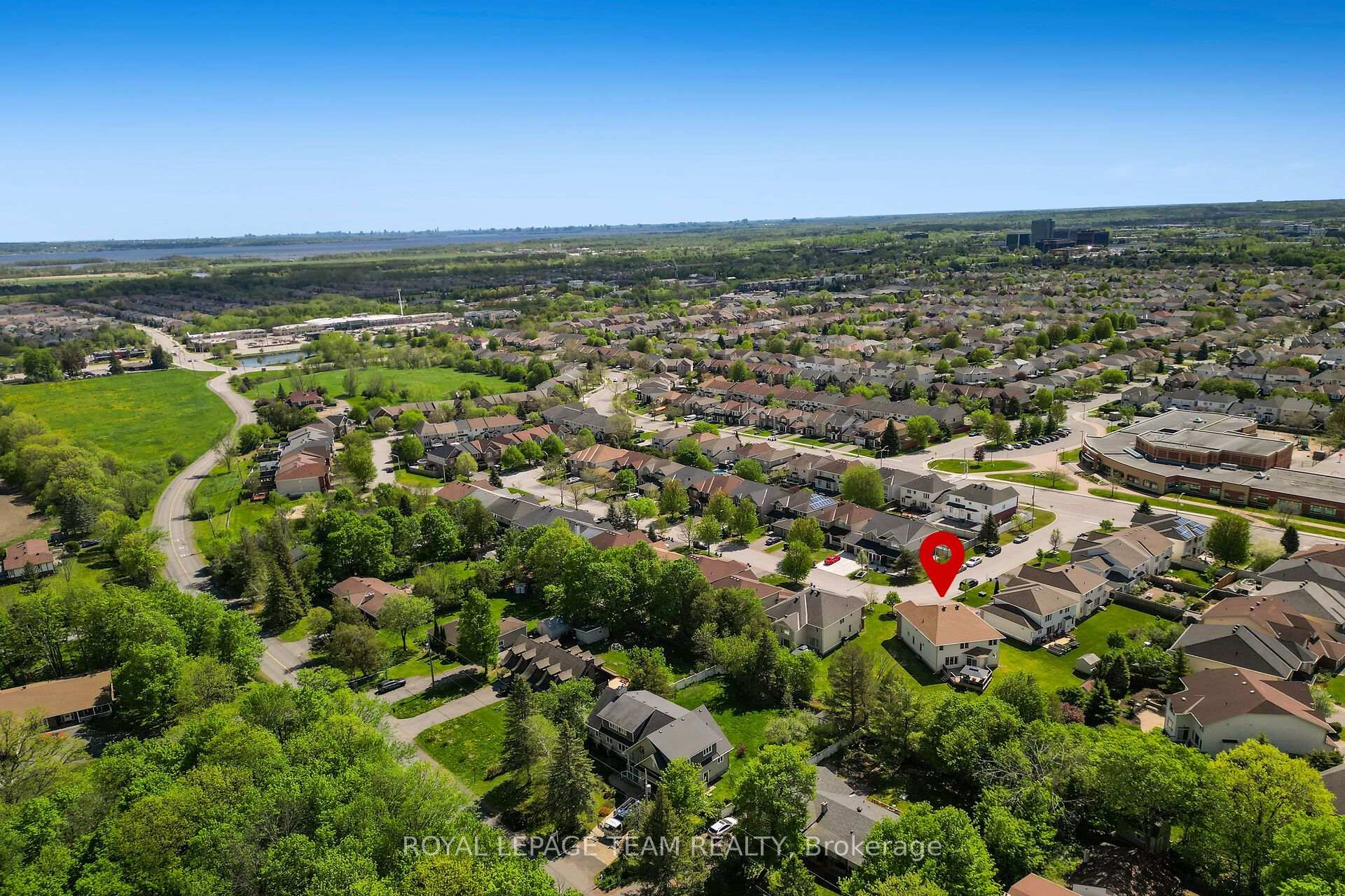 Photo 49 of 121 Muskego Crescent, Ottawa, Kanata - Morgan's Grant/South March — HOMEH