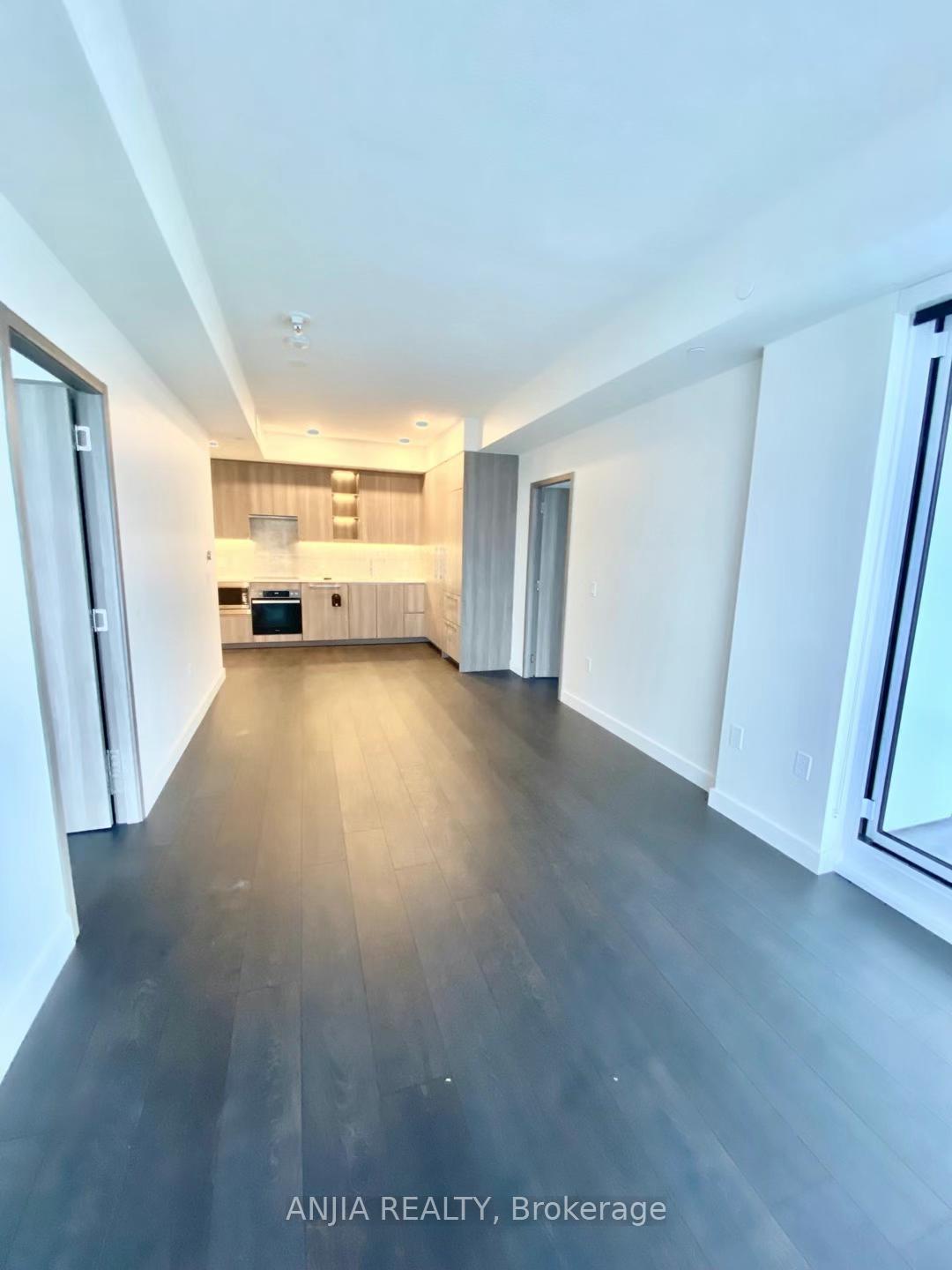 Photo 5 of Unit 2106, 95 McMahon Drive, North York, Bayview Village — HOMEH