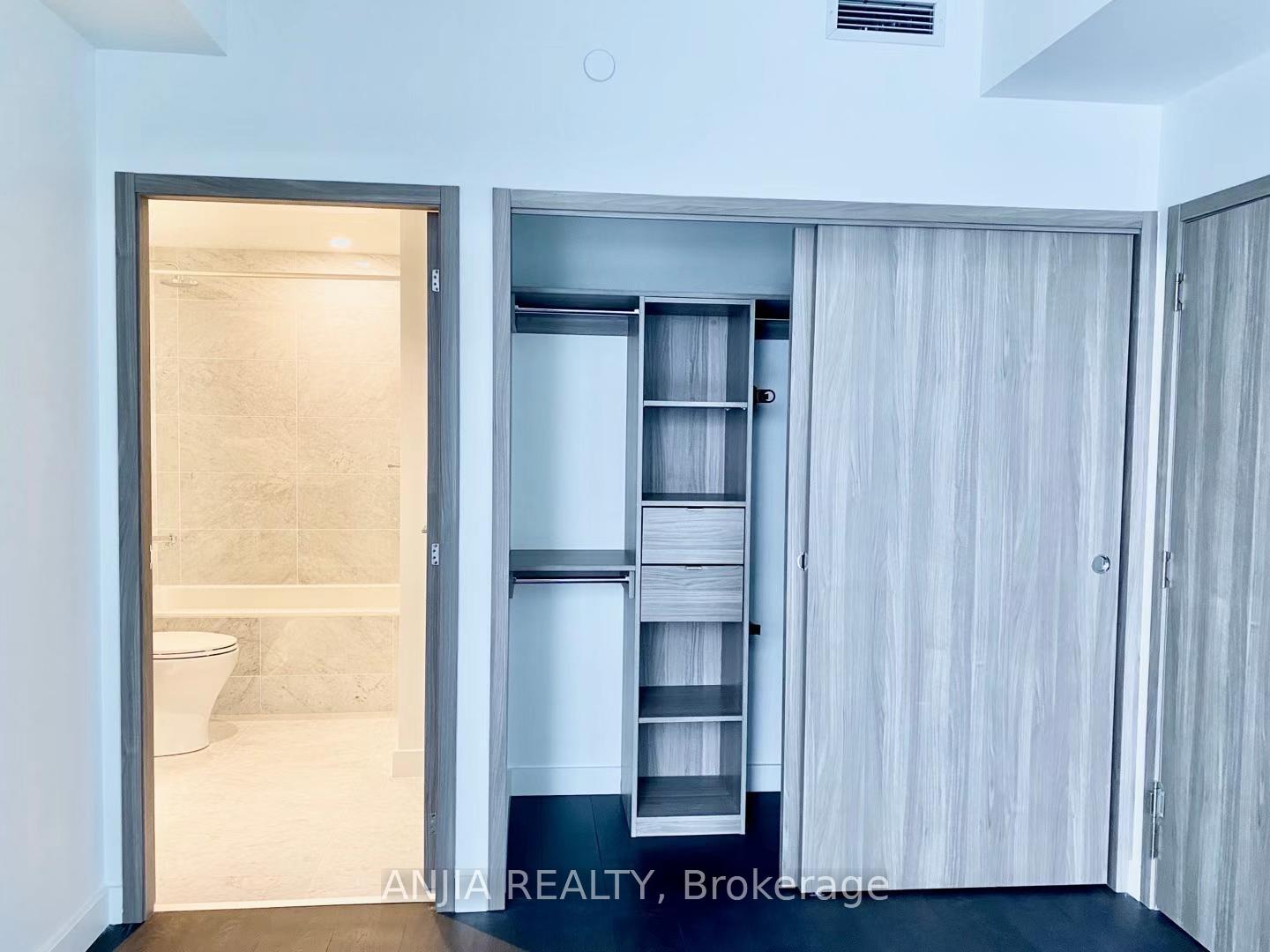 Photo 6 of Unit 2106, 95 McMahon Drive, North York, Bayview Village — HOMEH
