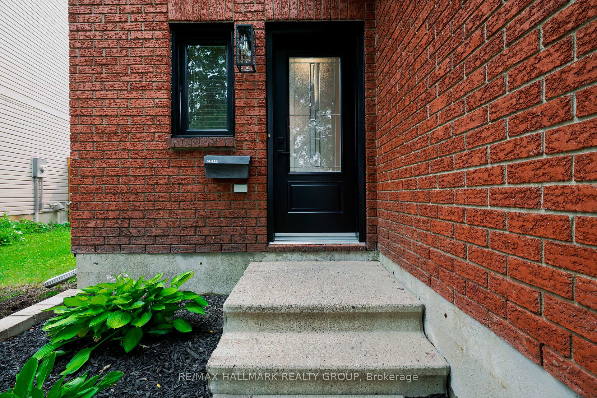 Photo 11 of 1493 Launay Avenue, Ottawa, Fallingbrook/Pineridge — HOMEH