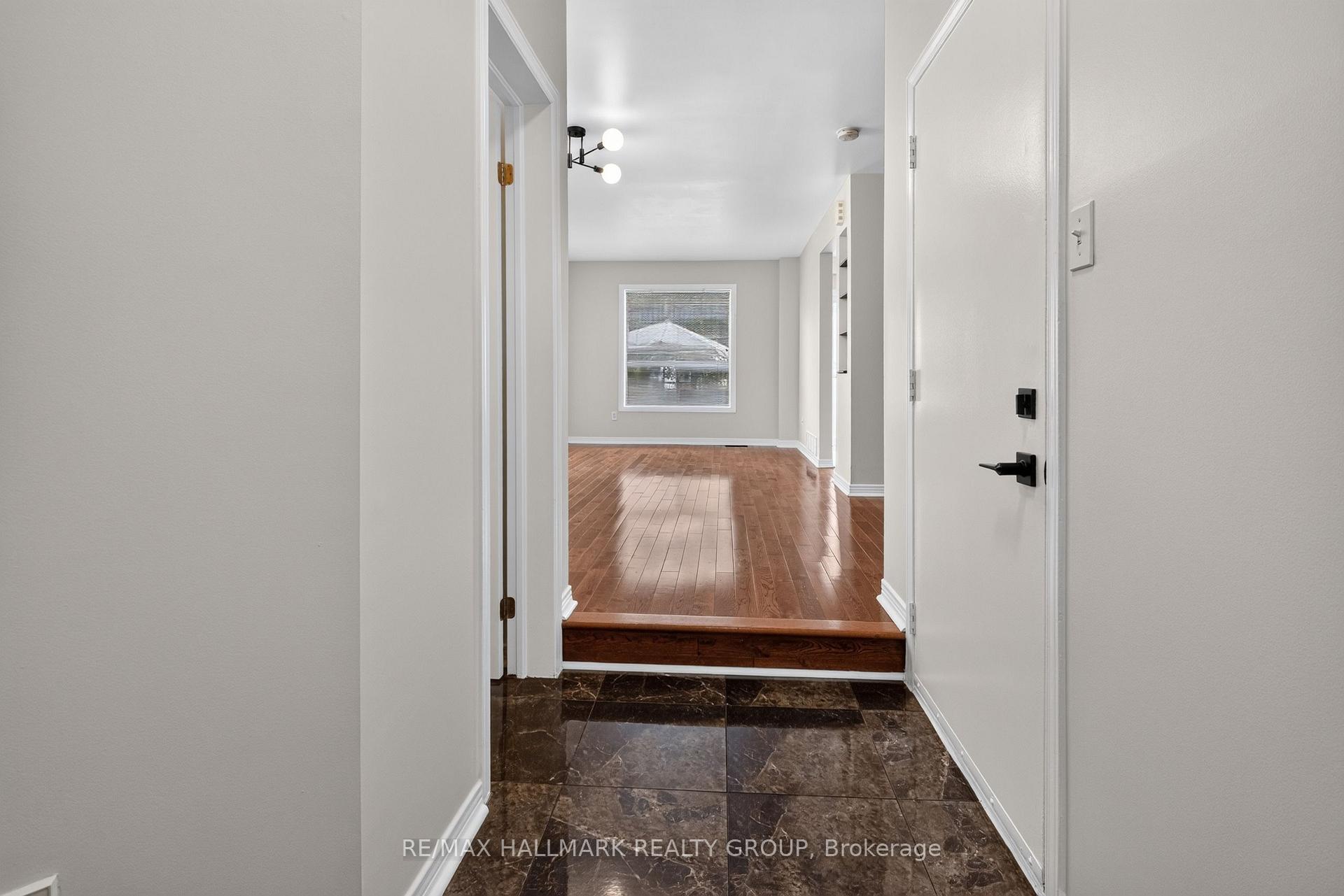 Photo 13 of 1493 Launay Avenue, Ottawa, Fallingbrook/Pineridge — HOMEH
