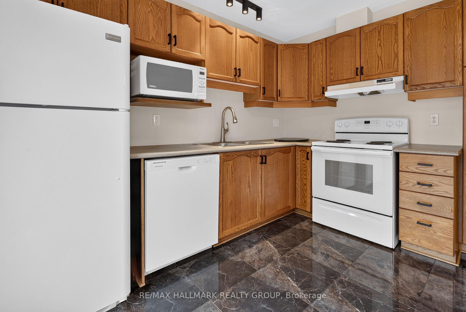 Photo 16 of 1493 Launay Avenue, Ottawa, Fallingbrook/Pineridge — HOMEH