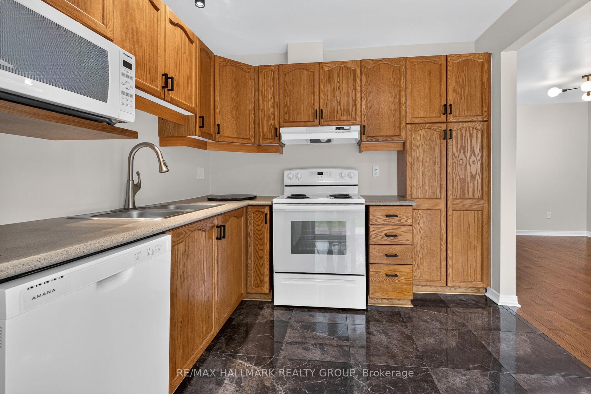 Photo 17 of 1493 Launay Avenue, Ottawa, Fallingbrook/Pineridge — HOMEH