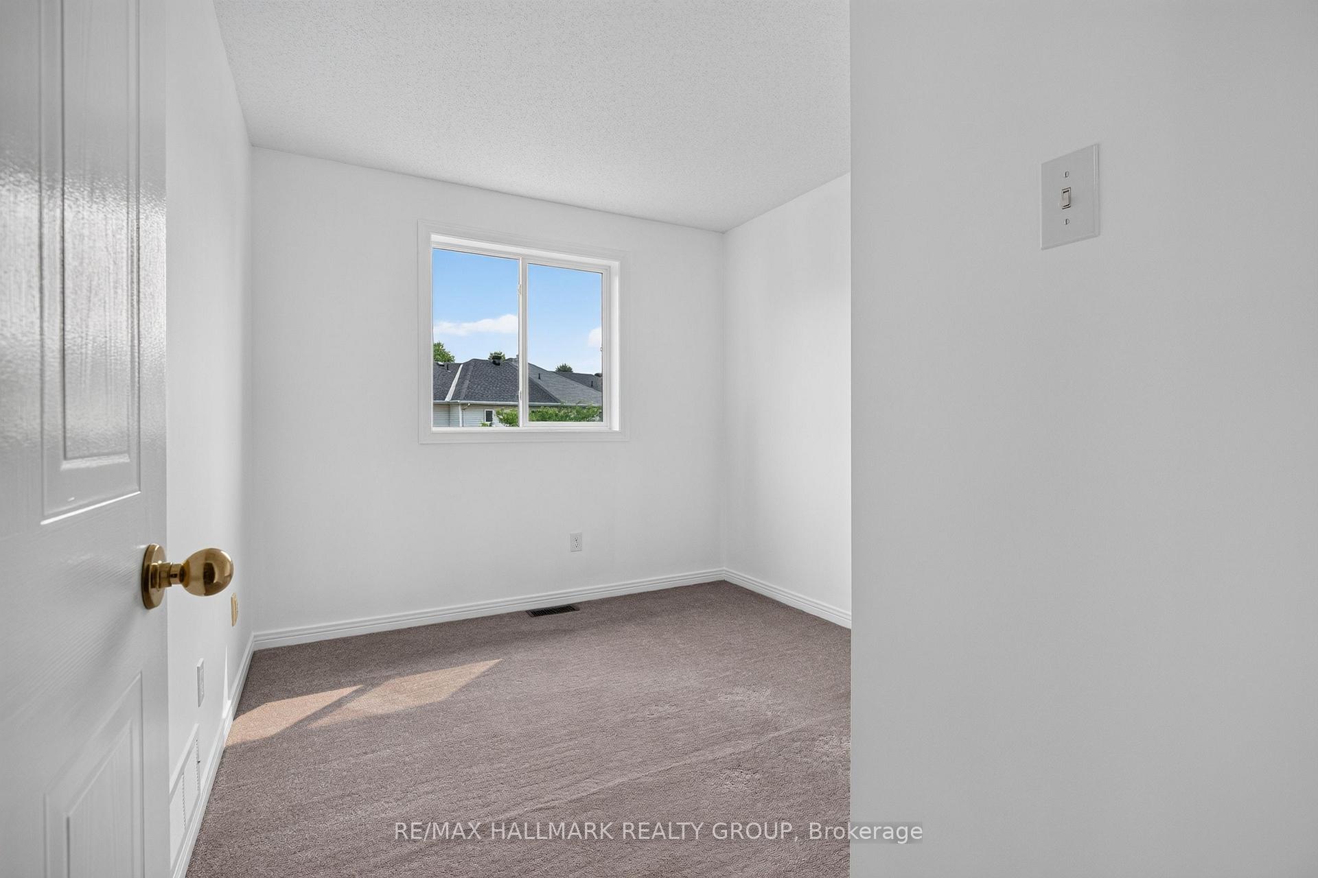 Photo 23 of 1493 Launay Avenue, Ottawa, Fallingbrook/Pineridge — HOMEH