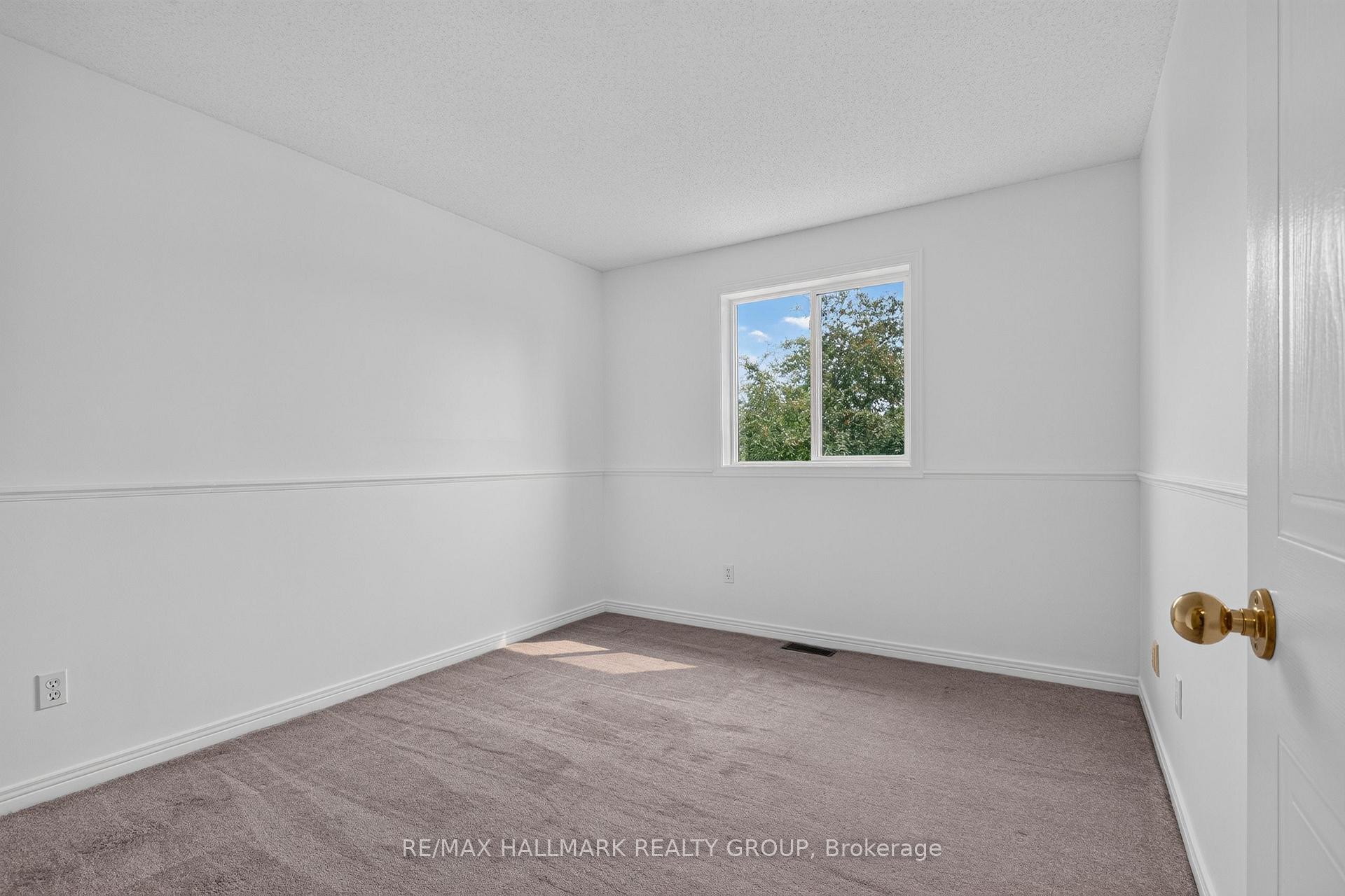 Photo 27 of 1493 Launay Avenue, Ottawa, Fallingbrook/Pineridge — HOMEH