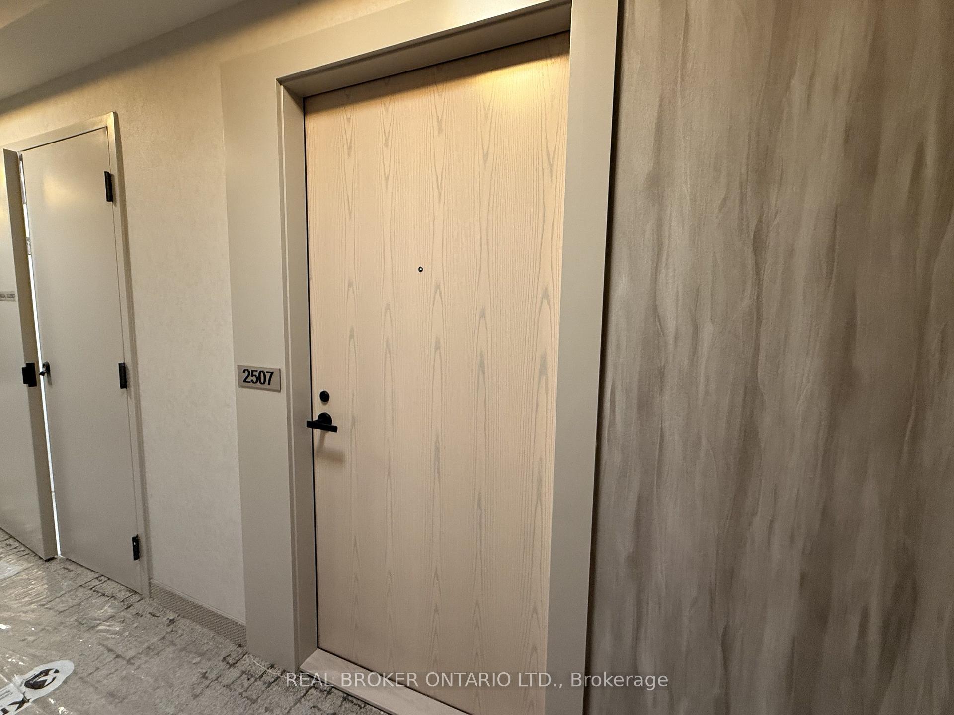 Photo 5 of Unit 2507, 28 Interchange Way, Vaughan, Vaughan Corporate Centre — HOMEH
