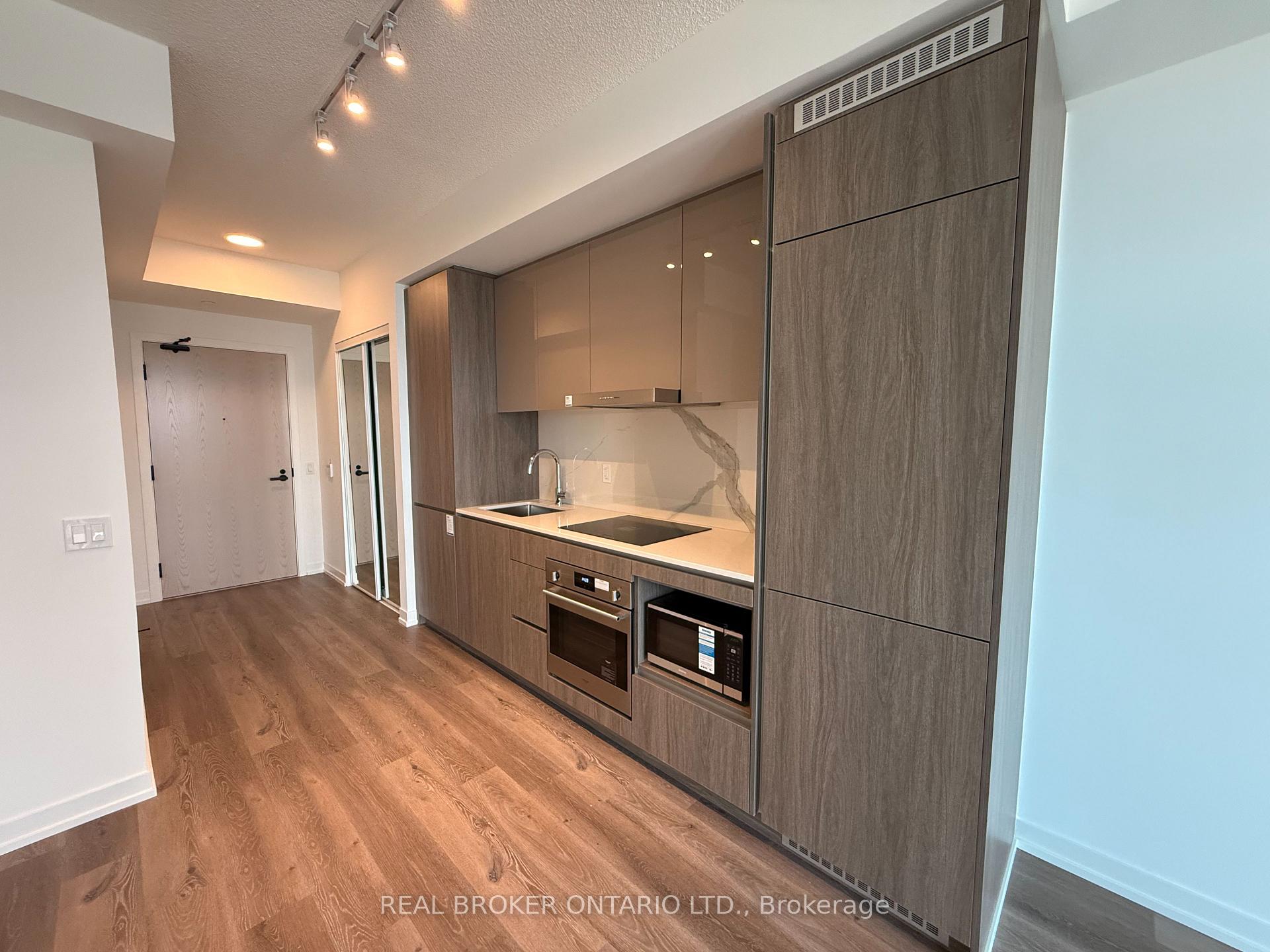 Photo 6 of Unit 2507, 28 Interchange Way, Vaughan, Vaughan Corporate Centre — HOMEH