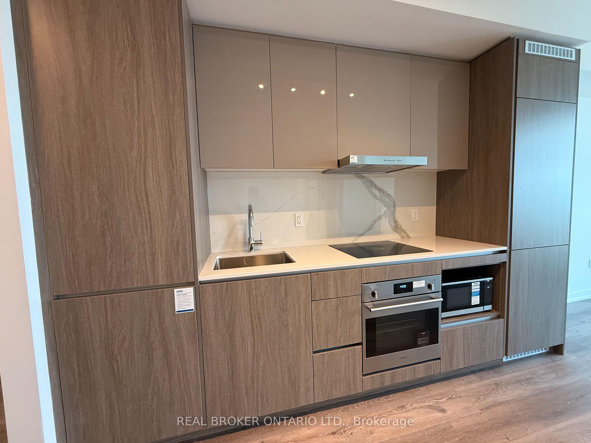 Photo 8 of Unit 2507, 28 Interchange Way, Vaughan, Vaughan Corporate Centre — HOMEH
