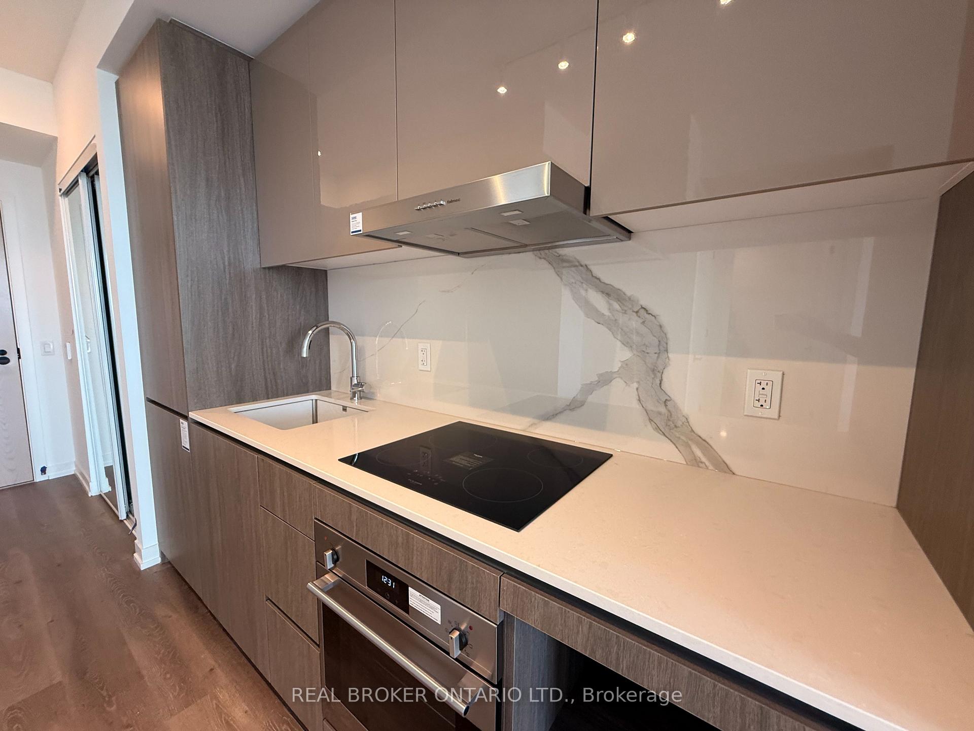 Photo 9 of Unit 2507, 28 Interchange Way, Vaughan, Vaughan Corporate Centre — HOMEH